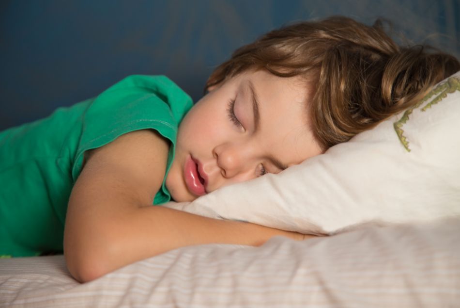 Combien d'heures de sommeil un enfant a besoin