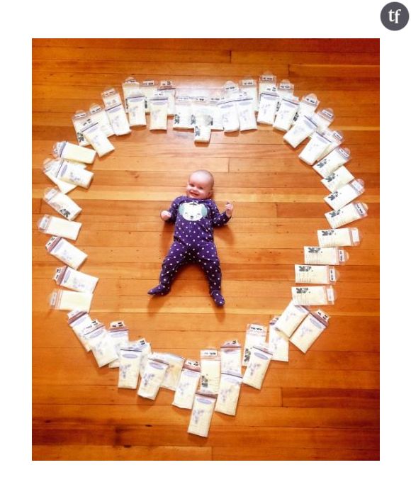 Cette maman a posté un cliché de son bébé entouré de lait maternel