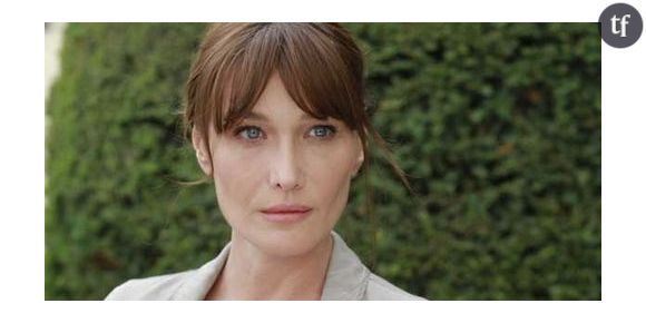Carla Bruni-Sarkozy chante pour Noël - extrait