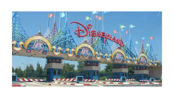Accident Disneyland: Le train de la mine déraille