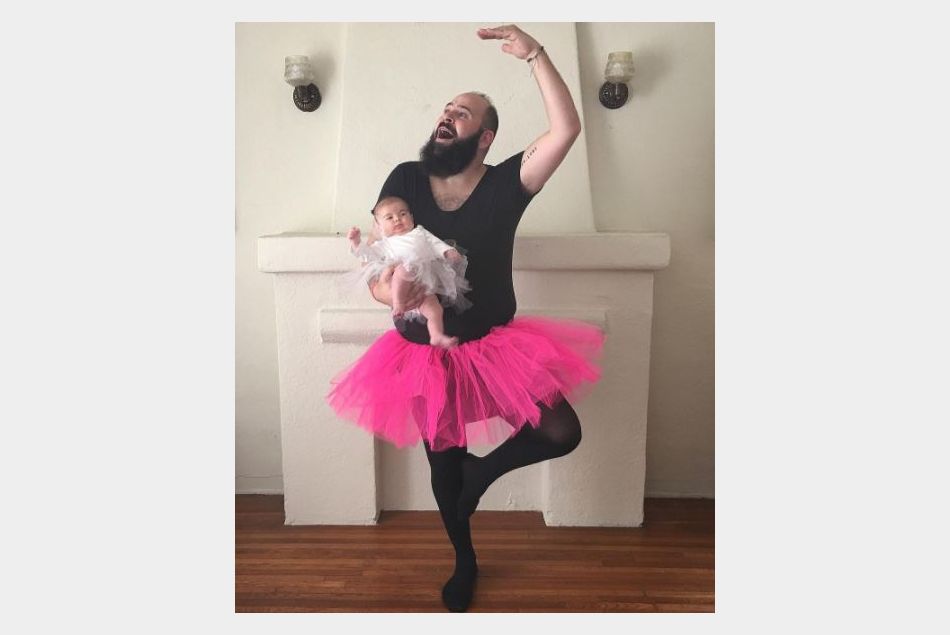 Ce papa poste d'incroyables photos avec son bébé sur Instagram