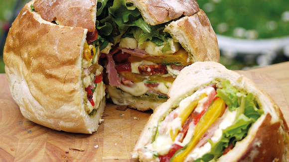 Pique-nique : la recette ultra-cool du pain surprise