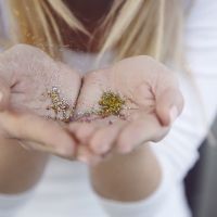 Les médecins alertent contre la nouvelle tendance des "paillettes de vagin"