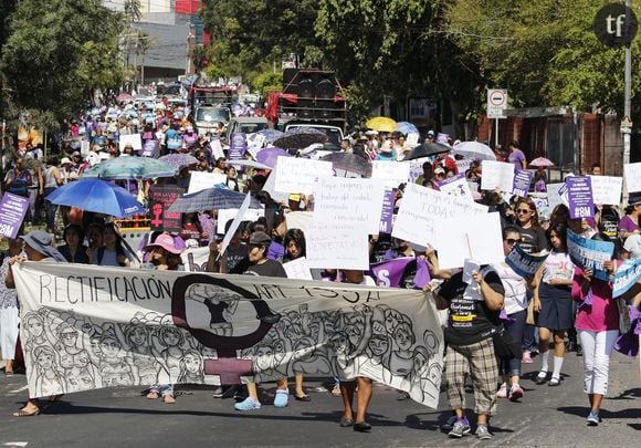 Manifestation le 8 mars 2017 pour réviser l'article sur l'interdiction de l'avortement au Salvador