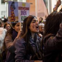 "Lâche-moi avec mon short" : les femmes turques revendiquent leur liberté vestimentaire