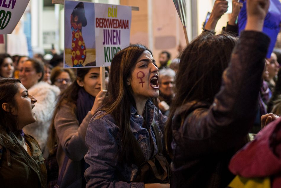 Femmes manifestant lors de la Journée internationale des droits des femmes à Instanbul le 8 mars 2017