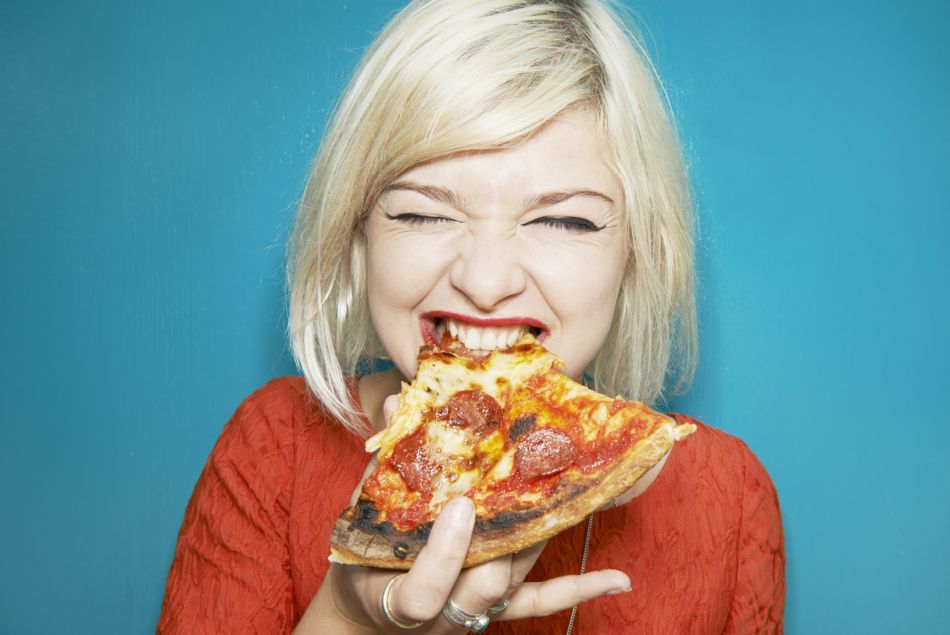 Selon une étude, manger de la pizza nous rendrait plus productive au boulot