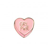 "GRL PWR" : le petit tatouage féministe qui cache une grande signification