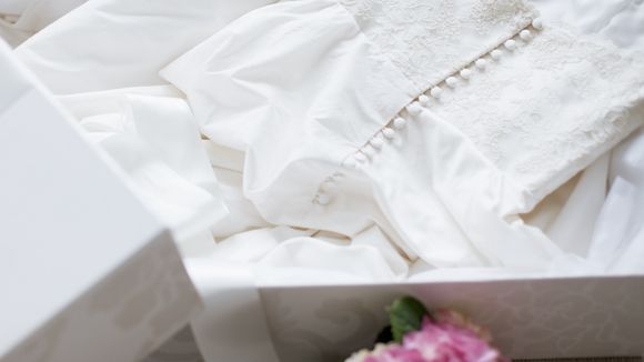 Pourquoi cette robe de mariée sera portée par 12 femmes différentes