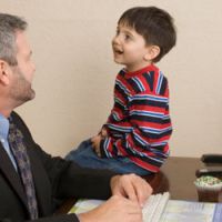 Télétravail, crèches, réductions... quand l'entreprise s'intéresse à la vie familiale de ses salariés  