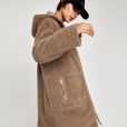  Manteau en peau lainée réversible Zara, 79,95€ 