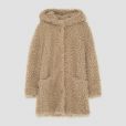  Manteau à capuche en sherling Zara, 59,95€ 
