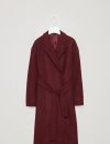  Manteau prune en laine ceinturé COS, 250€ 