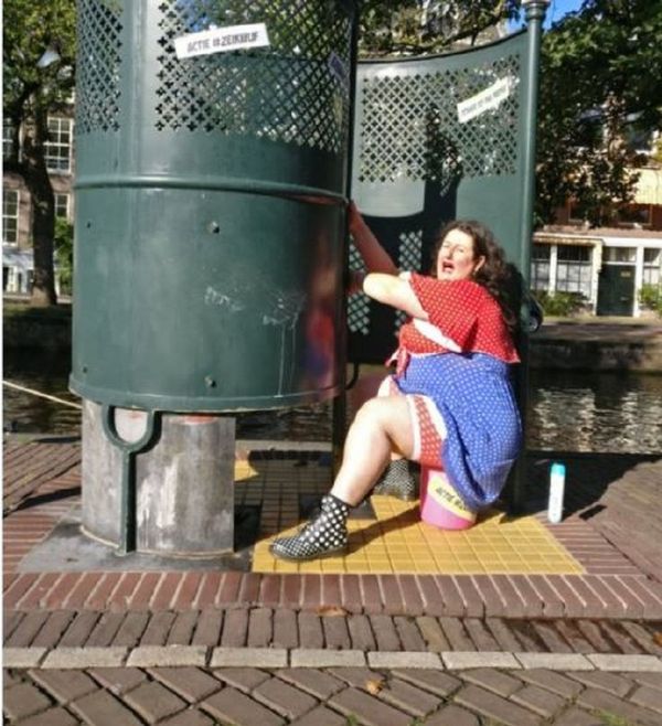 Les Nanas Qui Pissent Les Néerlandaises Dénoncent Le Sexisme Des Toilettes Publiques 