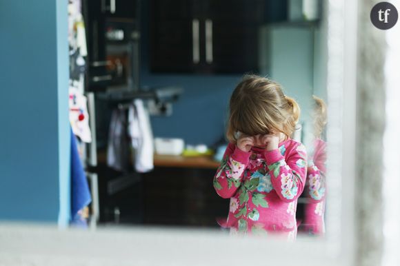 Mon enfant pleure pour aller à l'école : je fais quoi ? 