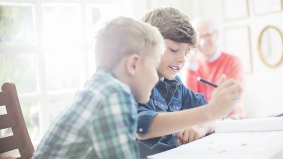 Le premier manuel scolaire en écriture inclusive divise l'opinion