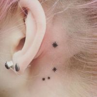 15 idées poétiques de petits tatouages étoiles