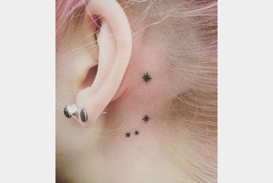 15 idées de petits tatouages étoiles pour fans d'astrologie