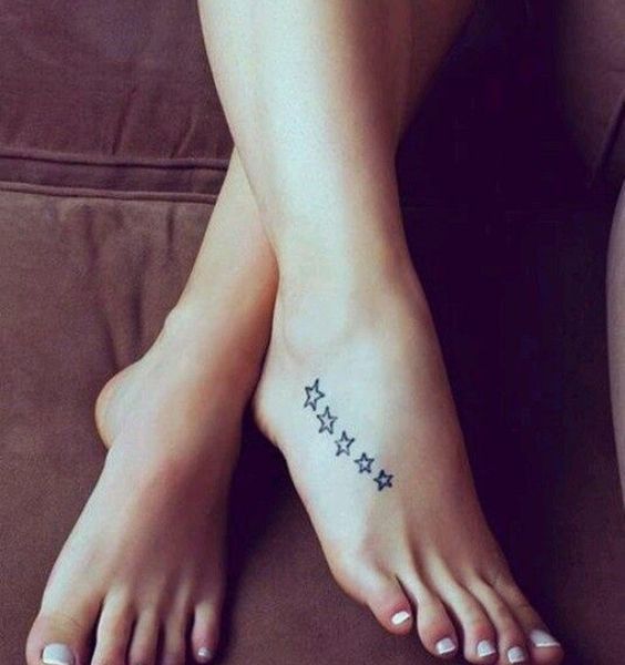 Tatouage étoile 15 Idées De Petits Tatouages étoiles