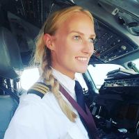 Cette pilote de 24 ans devient un phénomène sur Instagram