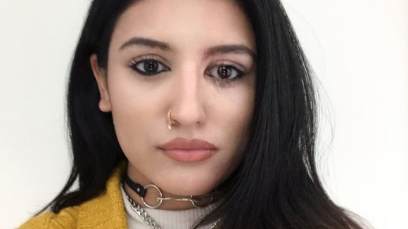 Victime d'une attaque à l'acide, elle poste un selfie de sa guérison et fait le buzz