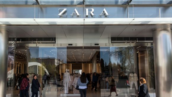 Des ouvriers turcs non payés de Zara glissent un appel au secours dans les vêtements