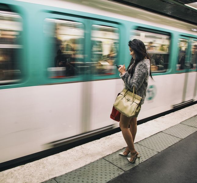 Agressions Sexuelles 267 000 Victimes Dans Les Transports En Commun Terrafemina