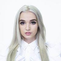 Poppy, l'intrigante chanteuse qui bouscule YouTube