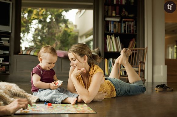 4 jeux à faire avec son enfant en position allongée