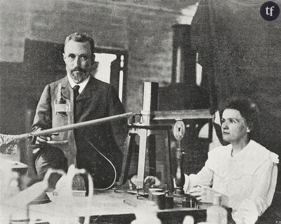 Pierre et Marie Curie dans leur laboratoire