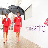 Les hôtesses de l'air de Virgin Atlantic ne sont plus obligées de se maquiller