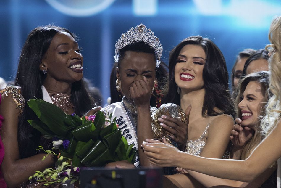 Zozibini Tunzi, la victorieuse Miss Universe. 