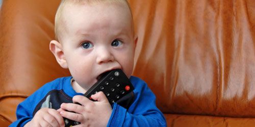 Les DVD éducatifs, sans intérêt pour les bébés