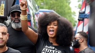 Assa Traoré récompensée pour son engagement contre les violences policières