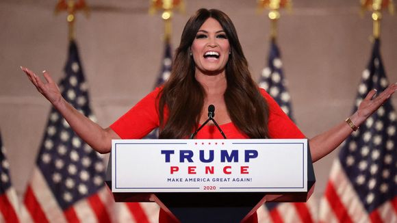 Comment Kimberly Guilfoyle est devenue la tête à mèmes préférée des internautes