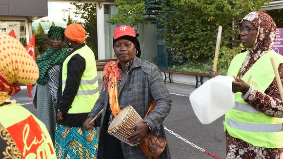 L'hôtel Ibis des Batignolles rouvre, les femmes de chambre continuent leur lutte