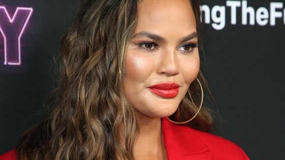 Chrissy Teigen explique pourquoi elle a publié les photos de sa fausse couche