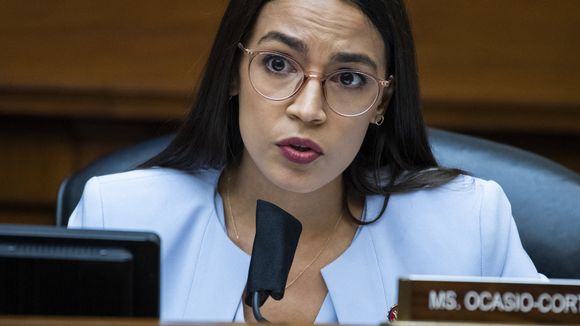 Alexandria Ocasio-Cortez tacle les critiques sur sa couverture de "Vanity Fair"