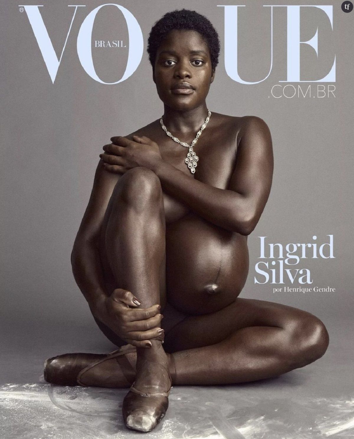 La danseuse brésilienne Ingrid Silva pose nue et enceinte en couverture de  