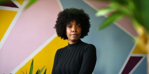 Avec "Une histoire à soi", Amandine Gay (re)donne la parole aux personnes adoptées