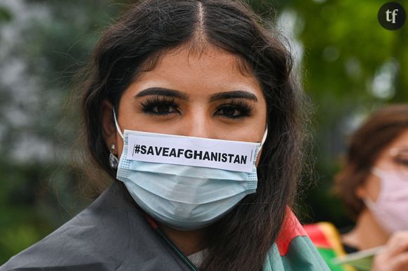 Des femmes manifestent en soutien au peuple afghan à Bruxelles, Belgique, le 18 août 2021