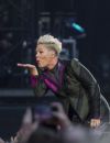 Pink dénonce l'exploitation malsaine d'une ado en maillot par ses parents