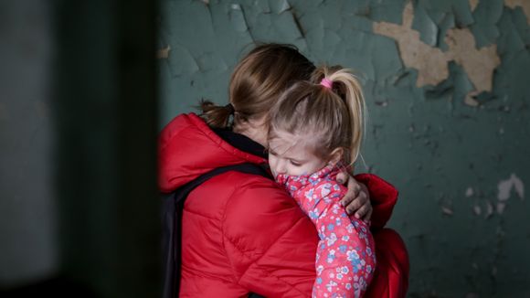 "Je veux juste rentrer à la maison" : les enfants de Marioupol racontent leur quotidien
