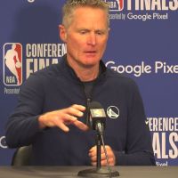 La colère de l'entraîneur Steve Kerr après la fusillade meurtrière dans une école au Texas