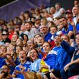 Les supporters et supportrices de l'équipe de France pendant le match du Championnat d'Europe féminin de l'UEFA entre la France et l'Italie, le 10 juillet 2022 à Rotherham, Royaume-Uni.