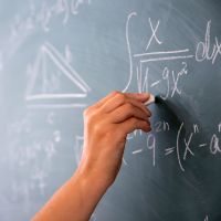 Le retour des maths obligatoires au lycée va-t-il encourager l'égalité filles-garçons ?