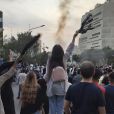  En Iran, les manifestants contestent de plus belle le règne du guide suprême Ali Khamenei. 