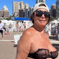 La photo en bikini de l'actrice Moria Casan, 76 ans, agite l'Argentine