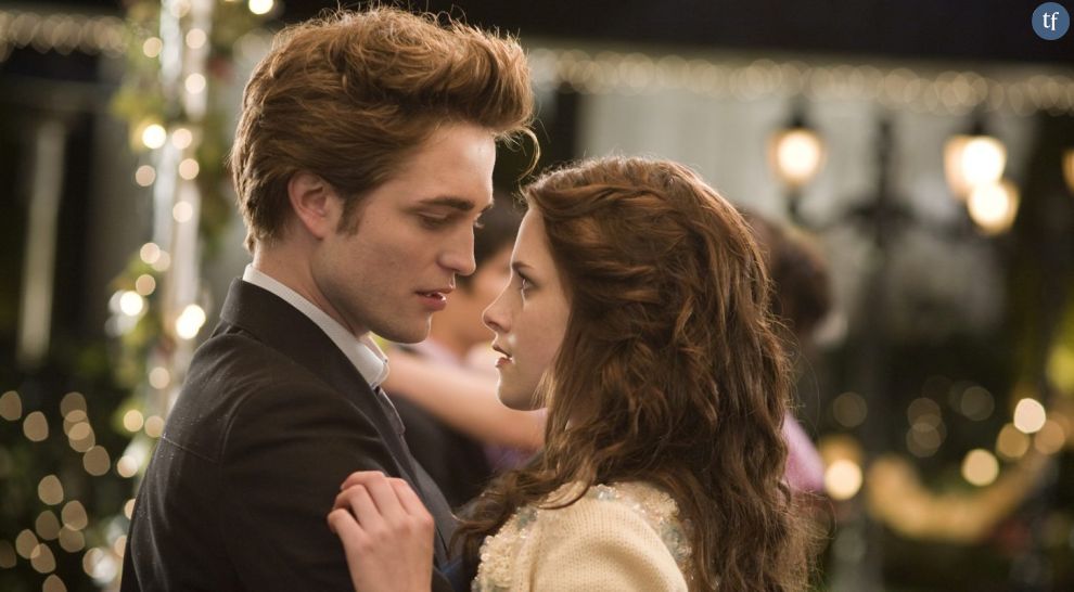 Dans &quot;Twilight&quot;, Edward Cullen (Robert Pattinson), déploie auprès de sa Bella un comportement pour le moins intrusif