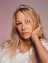 Pamela Anderson pose sans maquillage pour le magazine WWD